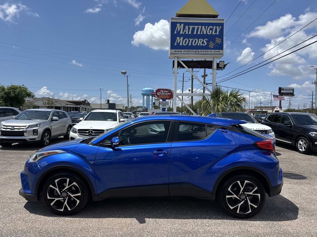 Used 2018 Toyota C-HR XLE image 4