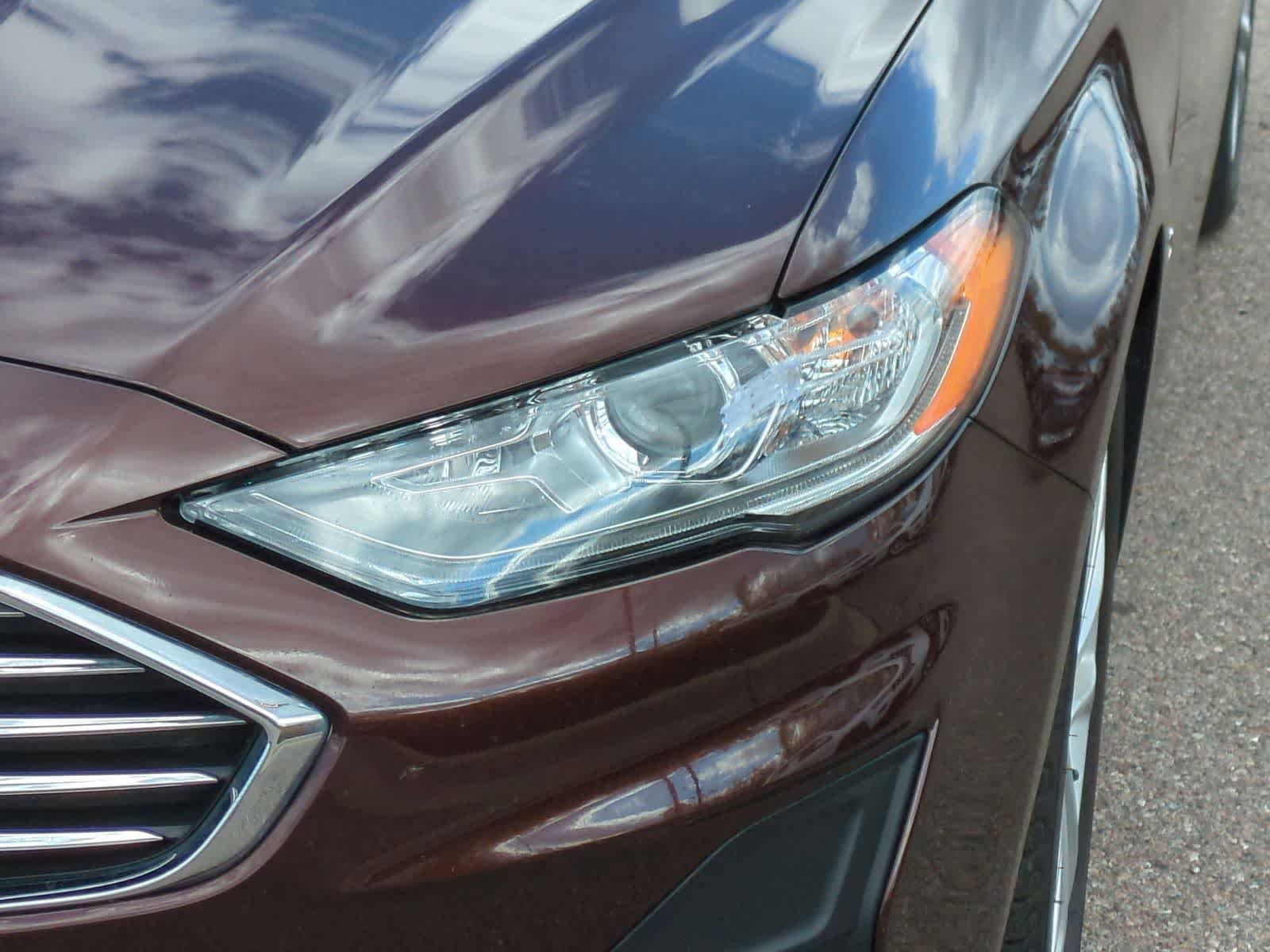 Used 2019 Ford Fusion SE FWD image 11