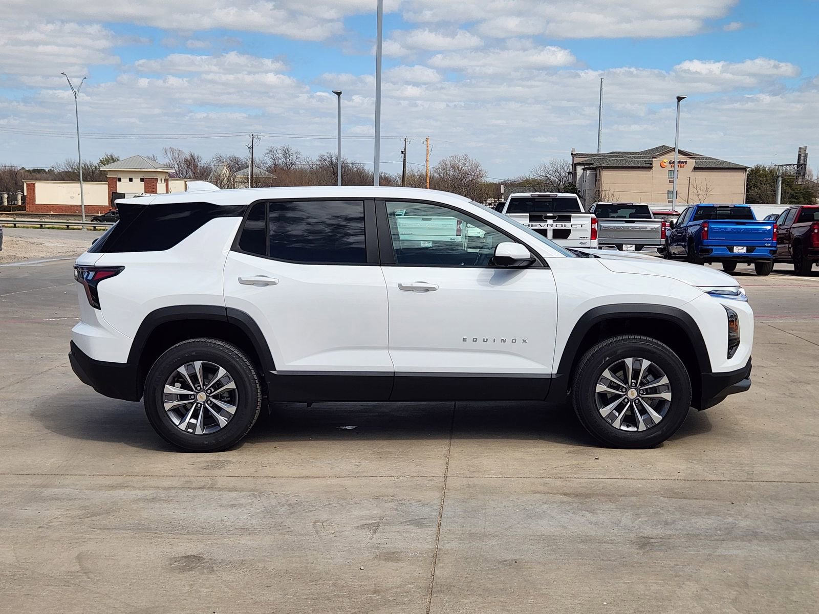 New 2026 Chevrolet Equinox LT w/ Convenience Package II image 7