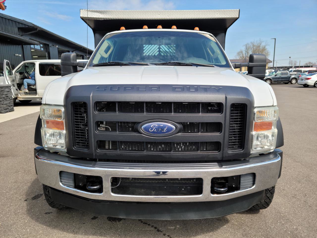 Used 2008 Ford F550 4x4 Regular Cab Super Duty image 2