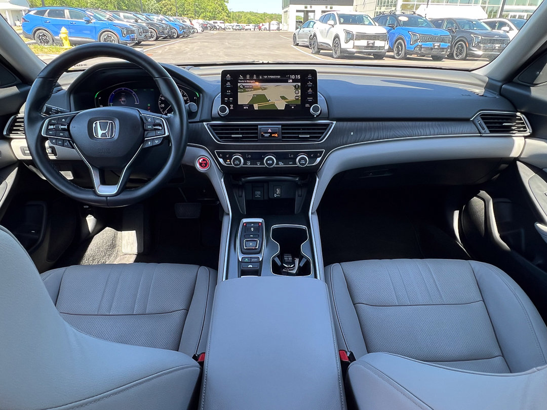 Used 2018 Honda Accord Touring image 30