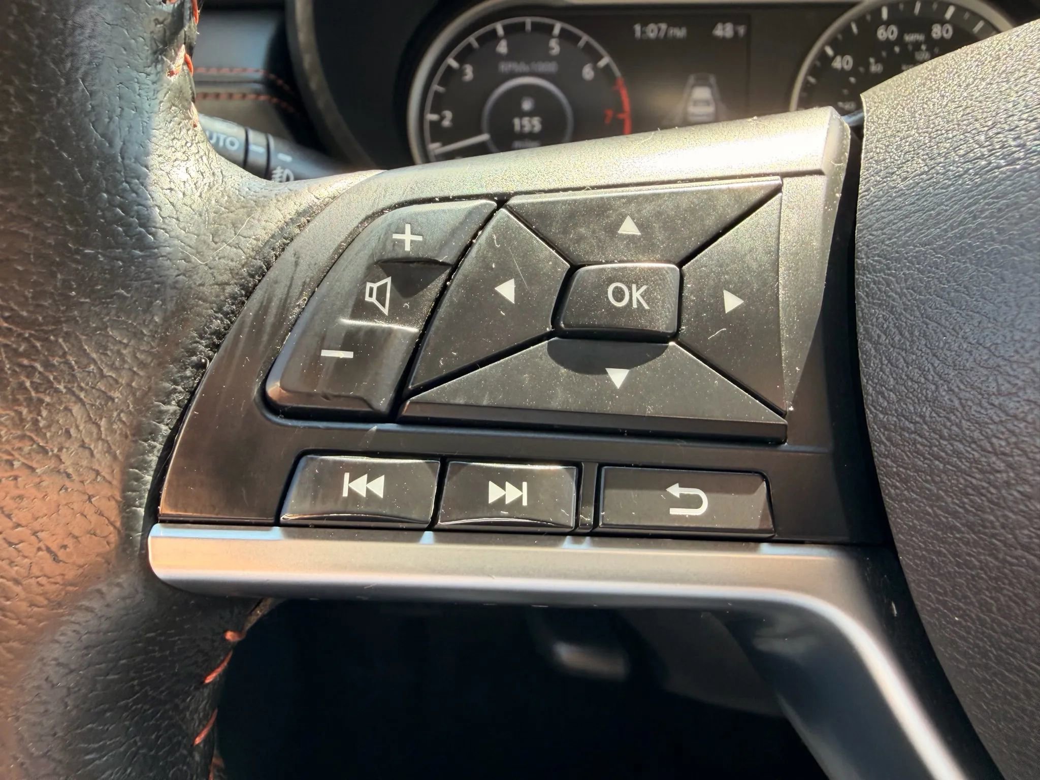 Used 2020 Nissan Versa SR w/ Lighting Package image 32