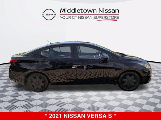 Used 2021 Nissan Versa S FWD image 2