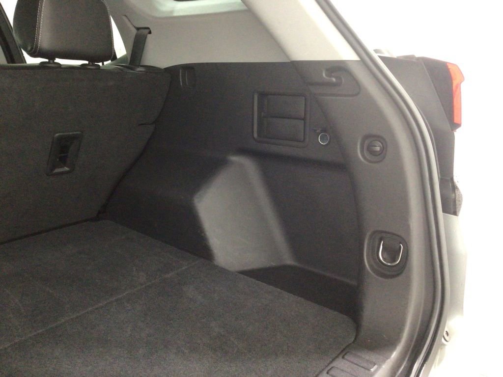 Used 2024 GMC Terrain SLT image 28