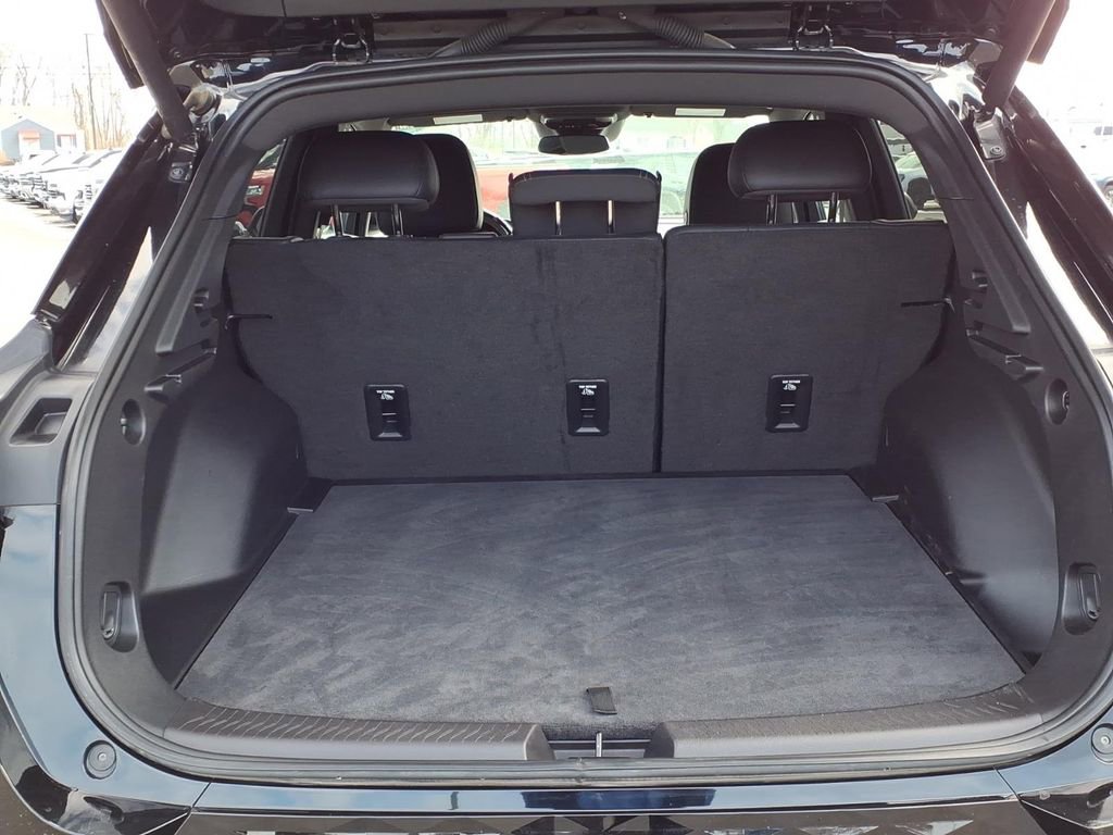 Used 2024 Chevrolet Equinox EV RS image 8