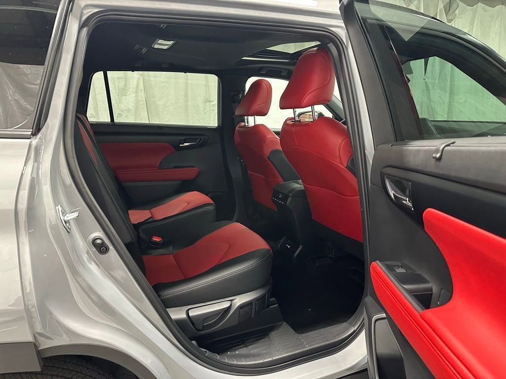 Used 2025 Toyota Highlander XSE image 53