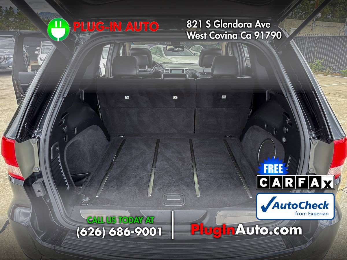 Used 2012 Jeep Grand Cherokee SRT8 w/ Luxury Group II AWD/4WD image 13