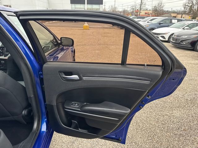 Used 2020 Chrysler 300 Touring w/ Sport Appearance Package image 13