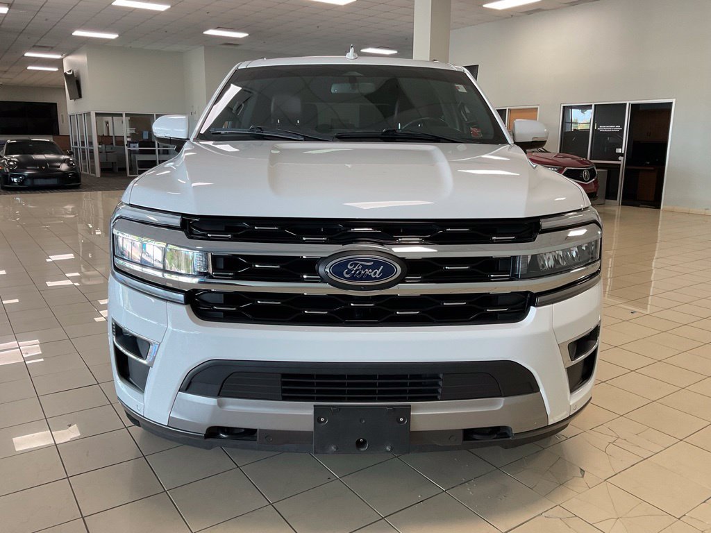 Used 2023 Ford Expedition Limited AWD/4WD image 2