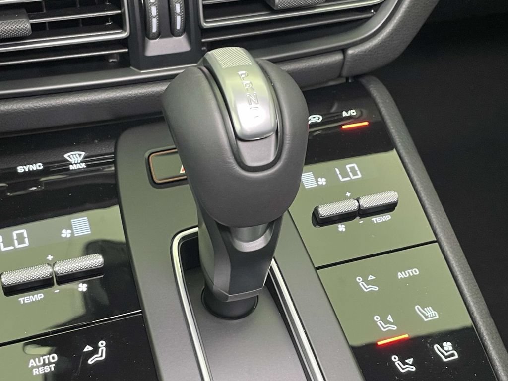New 2026 Porsche Macan AWD/4WD image 34