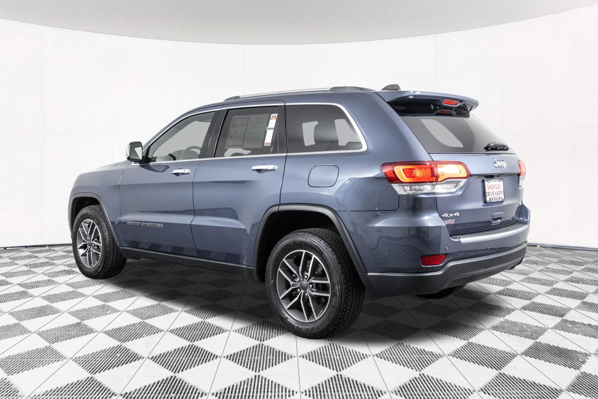 Used 2021 Jeep Grand Cherokee Limited AWD/4WD image 17