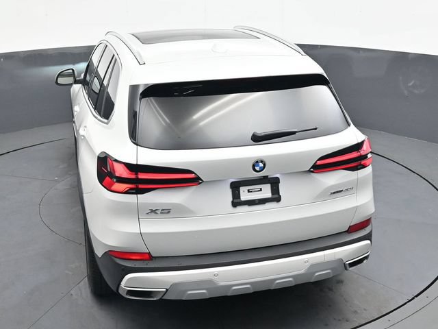 Used 2024 BMW X5 xDrive40i w/ Premium Package AWD/4WD image 28