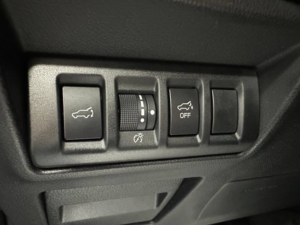 Used 2024 Subaru Outback Premium AWD/4WD image 16