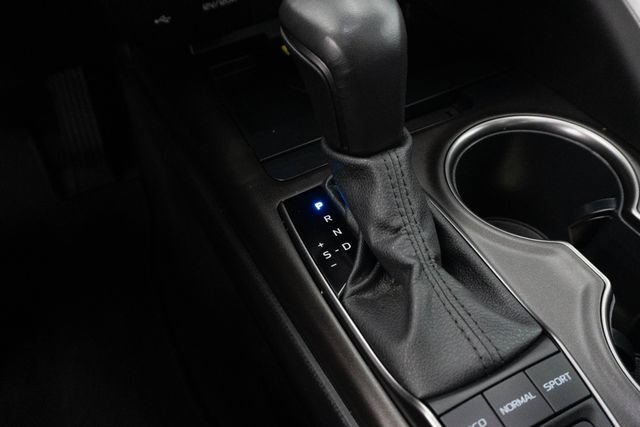 Used 2022 Toyota Camry XSE w/ Navigation Package FWD image 11