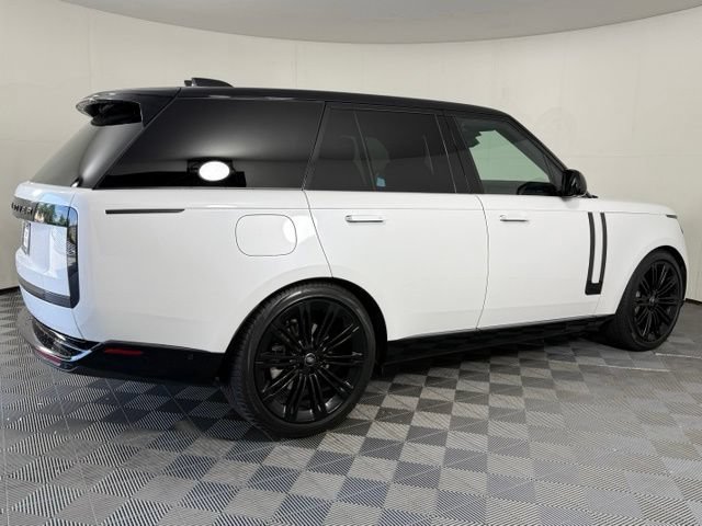 Used 2024 Land Rover Range Rover SE AWD/4WD image 8