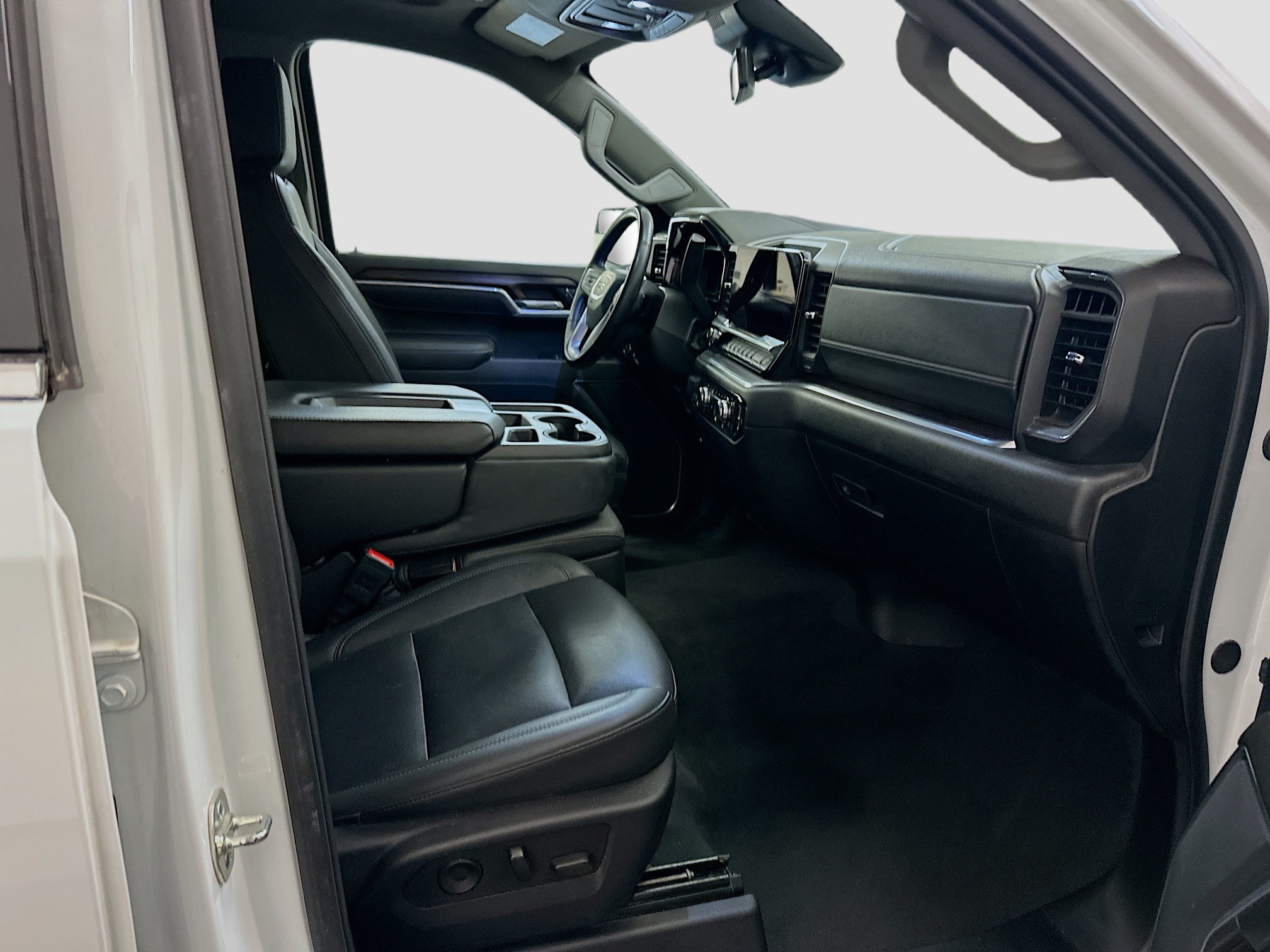 Used 2025 GMC Sierra 1500 SLT AWD/4WD image 32