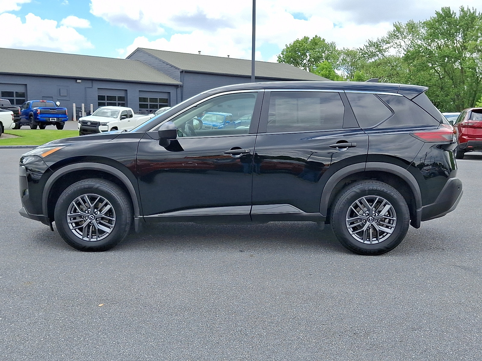 Certified 2023 Nissan Rogue S AWD/4WD image 4
