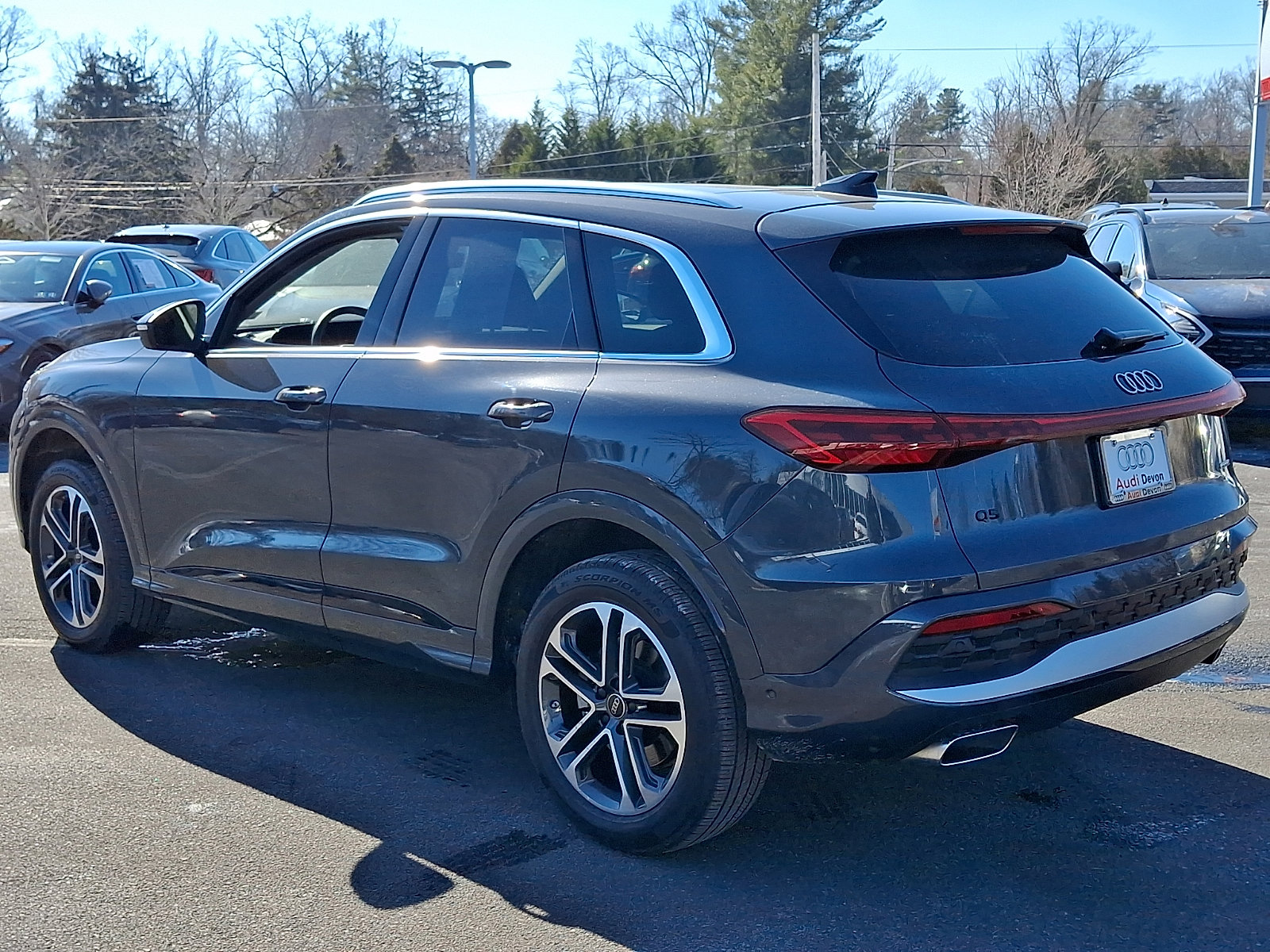 Used 2025 Audi Q5 Premium w/ Convenience Package image 4