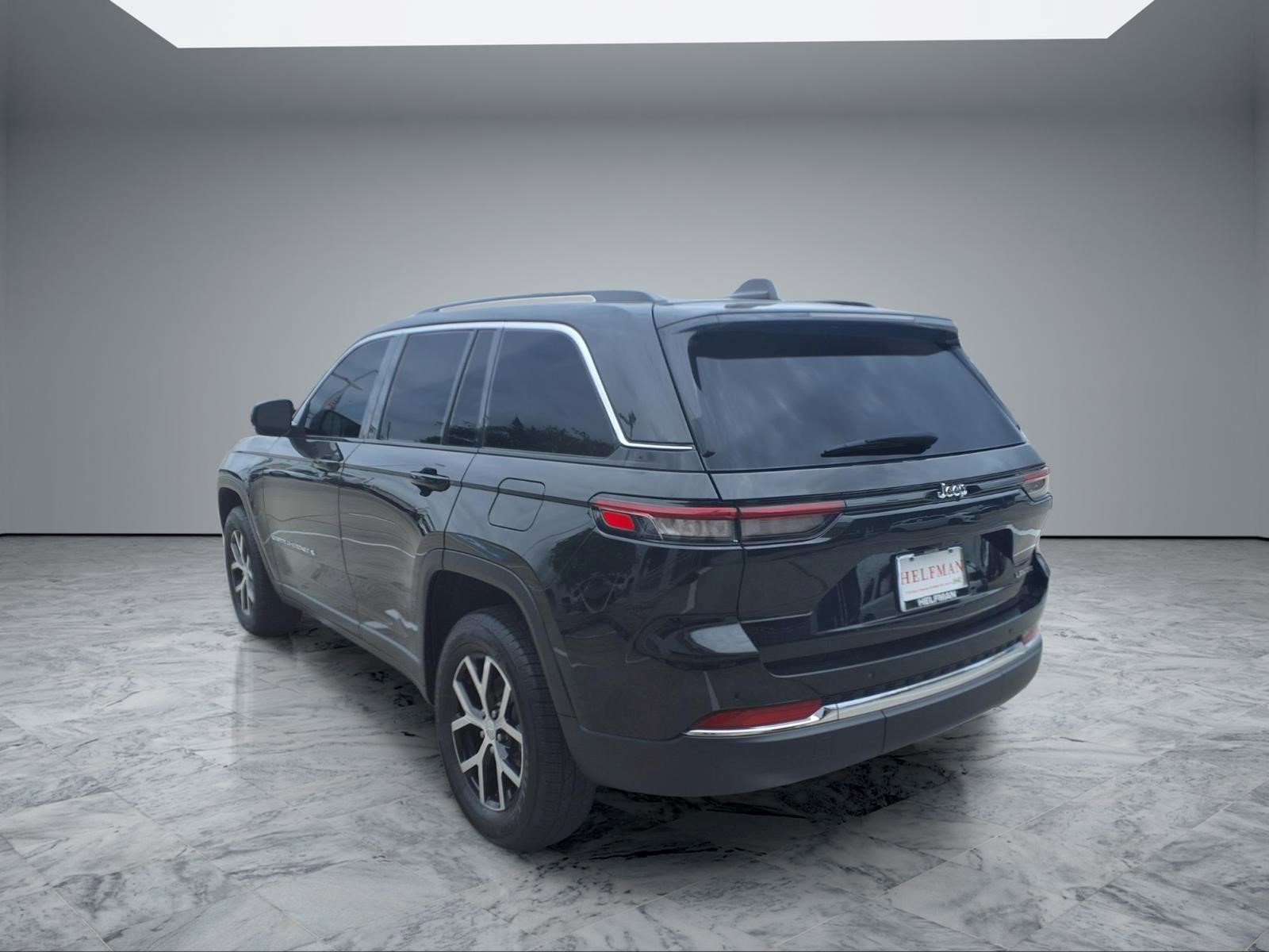 Used 2023 Jeep Grand Cherokee Limited RWD image 5