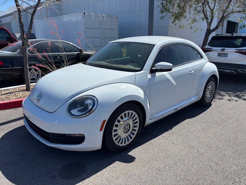 Used 2016 Volkswagen Beetle 1.8T SE w/ Lighting Package FWD image 2