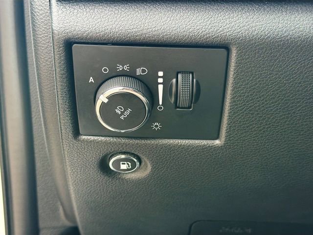 Used 2022 Jeep Grand Cherokee Laredo X AWD/4WD image 34