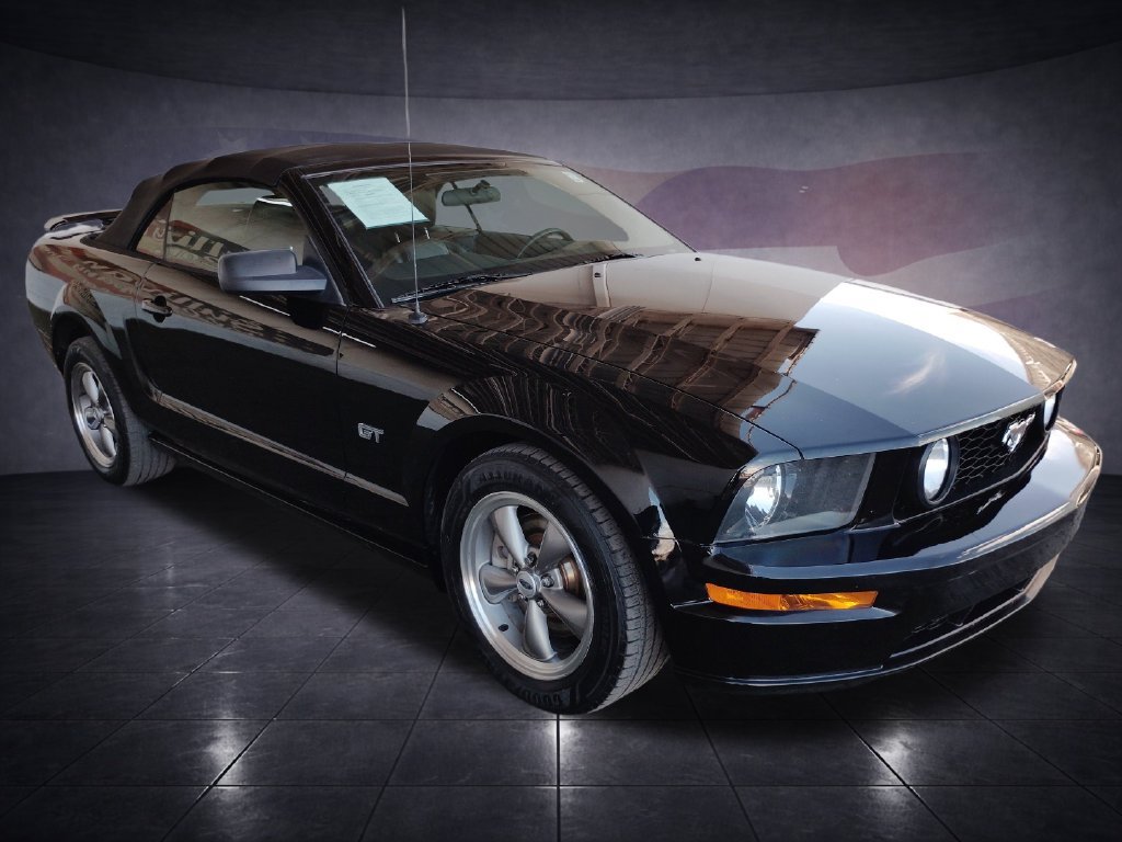 Used 2005 Ford Mustang GT RWD image 7