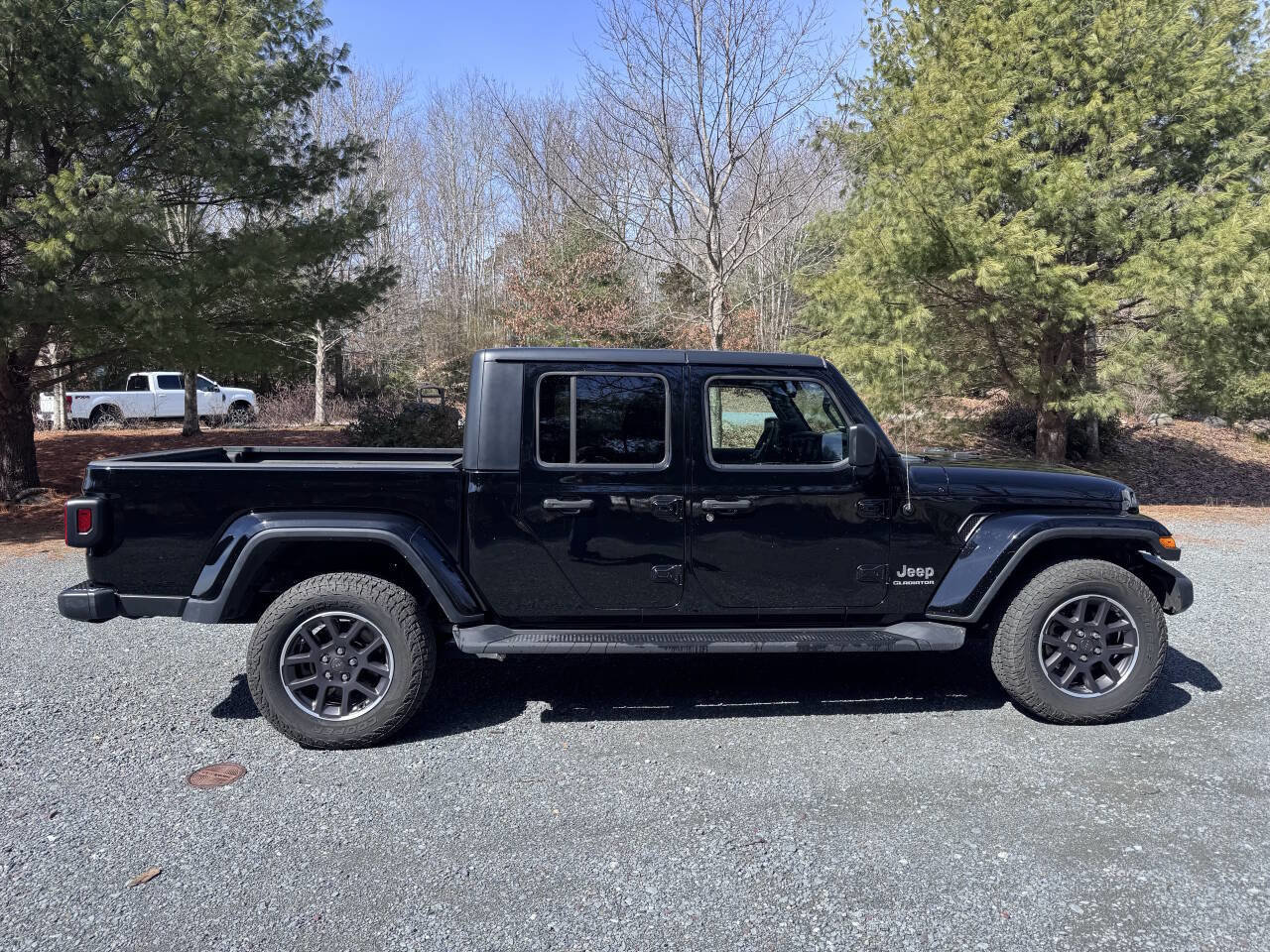 Used 2022 Jeep Gladiator Overland w/ Popular Equipment Package image 2