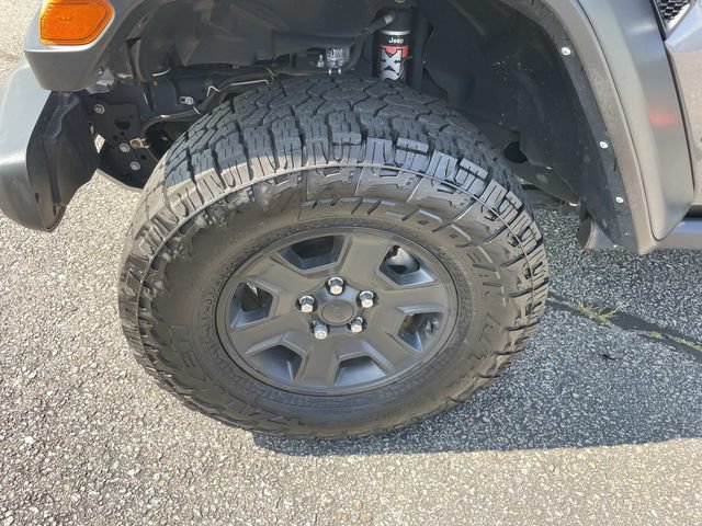 Used 2021 Jeep Gladiator Mojave w/ LED Lighting Group AWD/4WD image 11