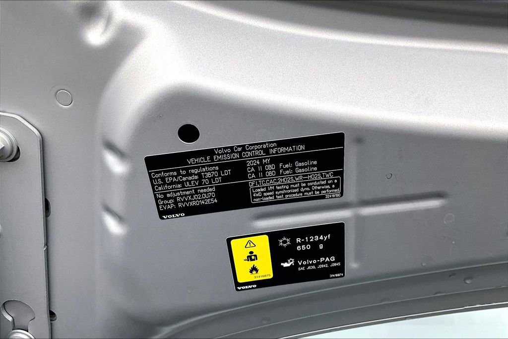 Certified 2024 Volvo XC60 B5 Plus w/ Climate Package image 31
