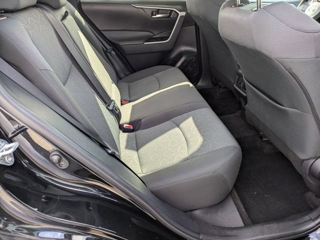 Used 2022 Toyota RAV4 XLE FWD image 32
