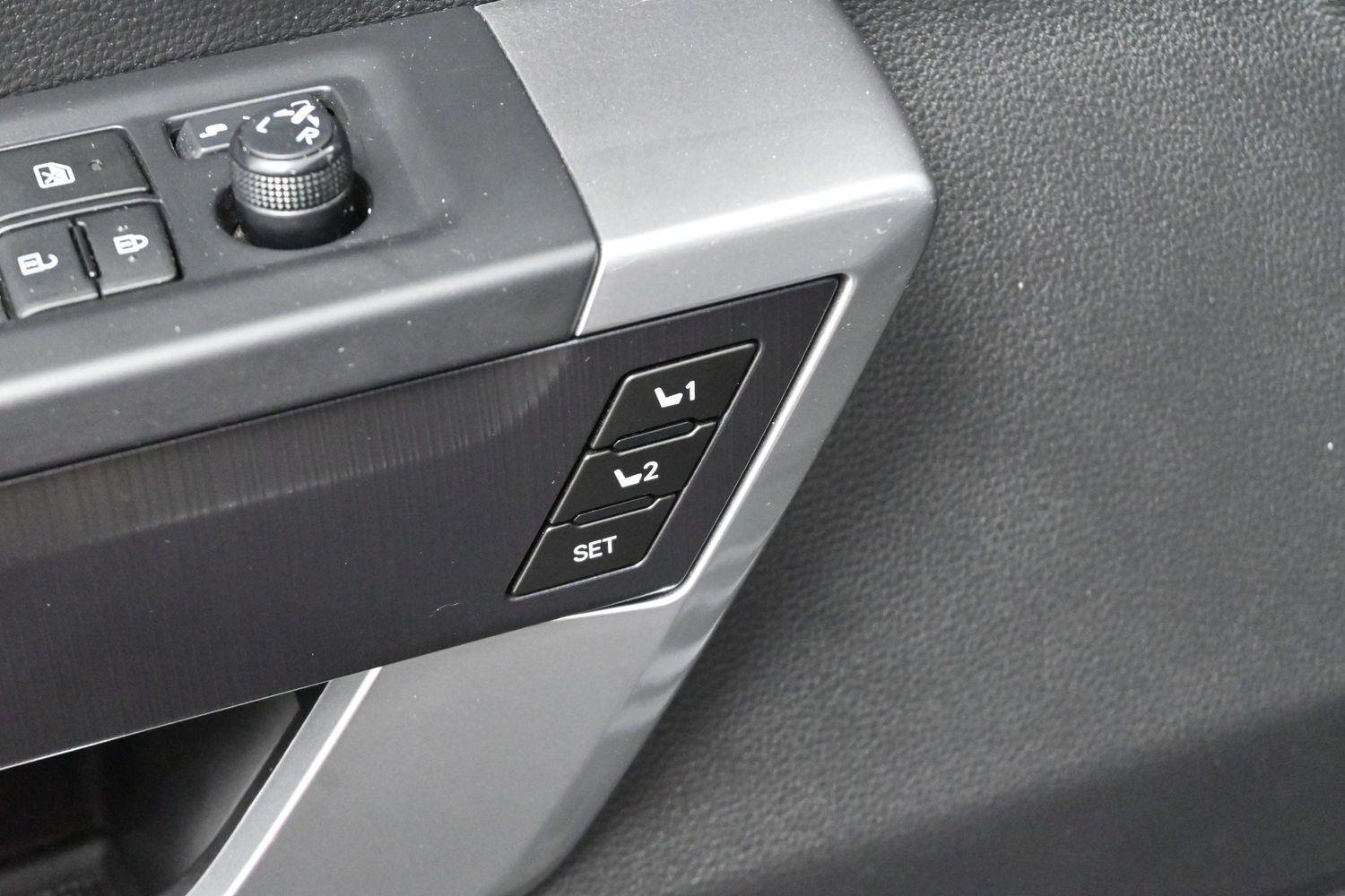 Used 2023 Toyota Sequoia Platinum AWD/4WD image 15