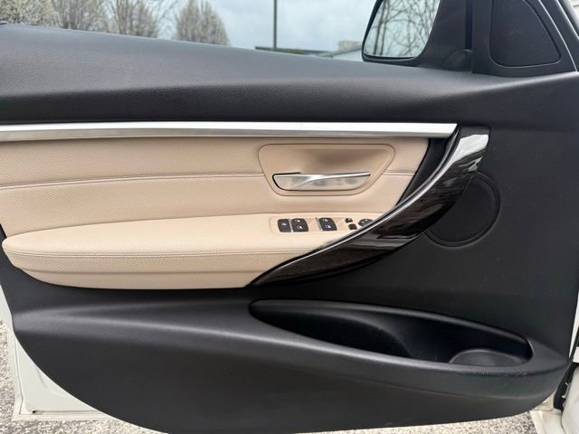 Used 2018 BMW 330e image 12