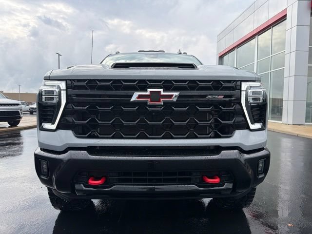 Used 2024 Chevrolet Silverado 2500 ZR2 w/ Technology Package AWD/4WD image 3