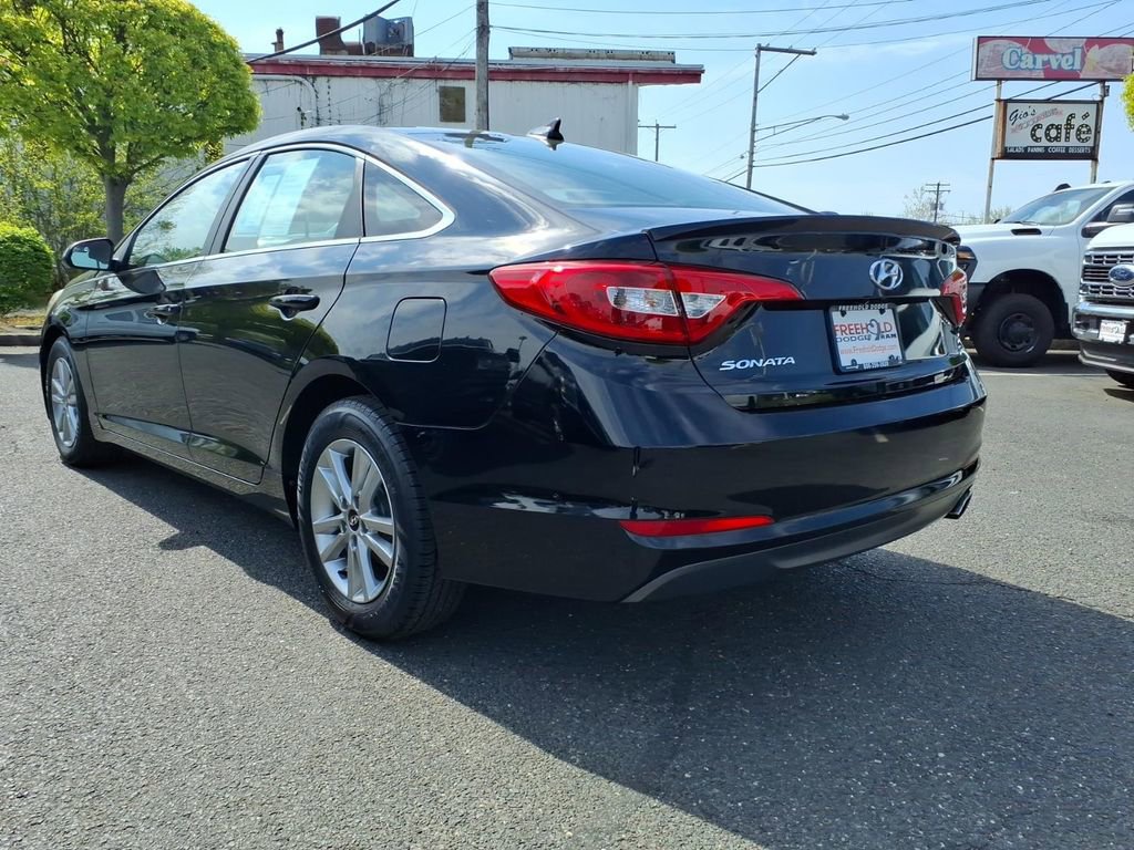Used 2015 Hyundai Sonata SE w/ Option Group 09 FWD image 21
