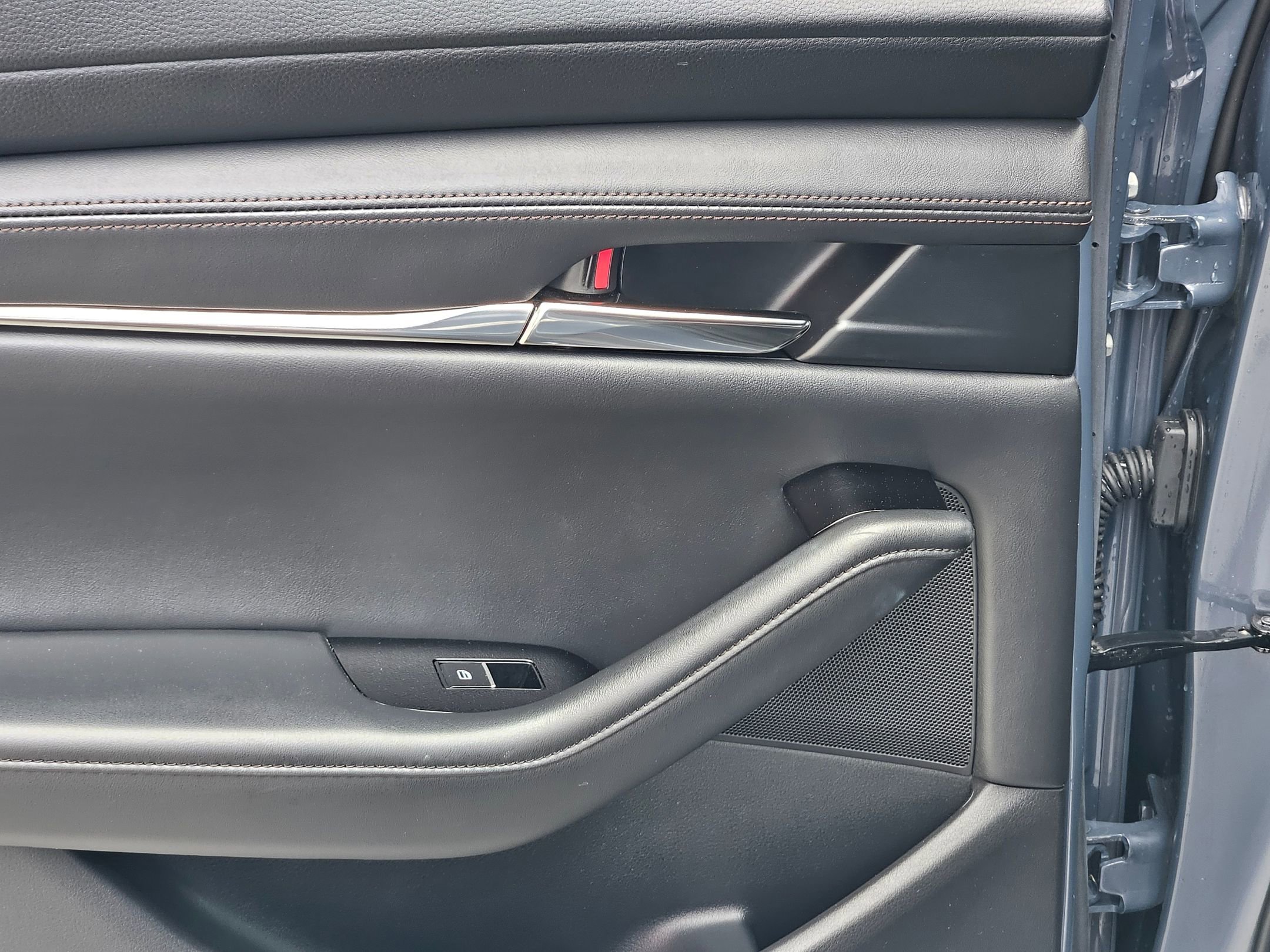 Used 2022 MAZDA MAZDA3 s image 24