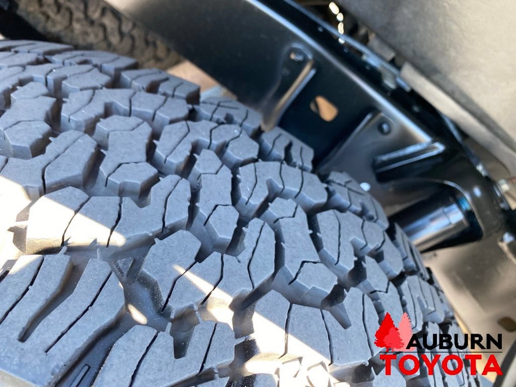 Used 2018 Toyota Tacoma TRD Sport AWD/4WD image 10