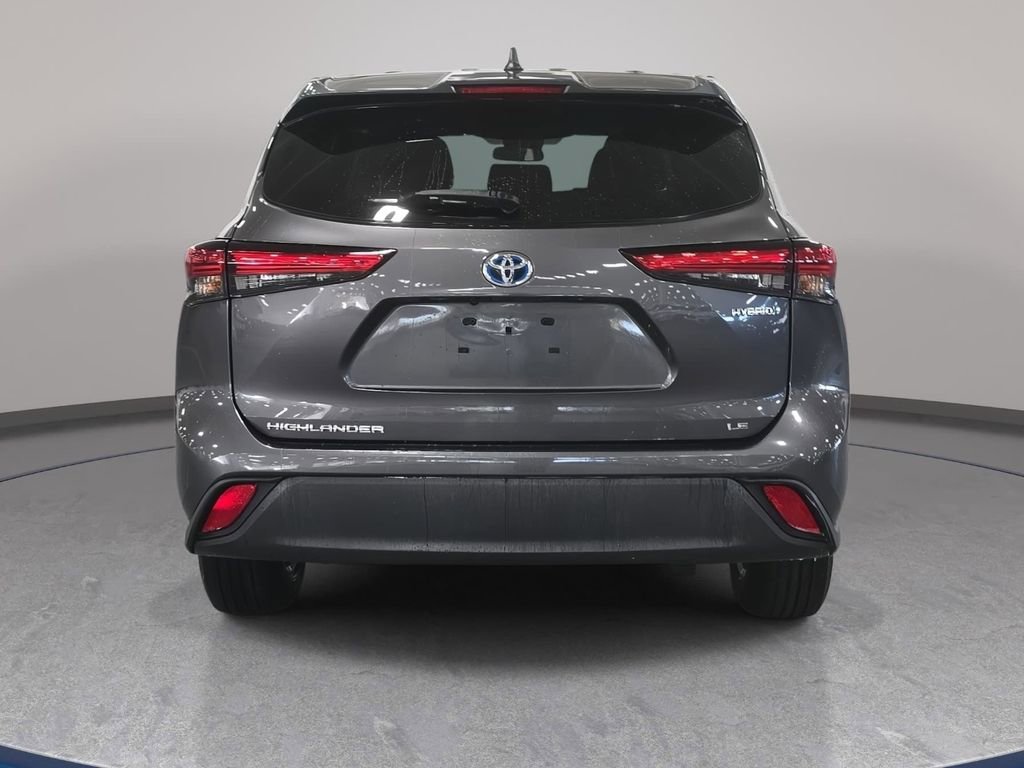 Used 2022 Toyota Highlander LE image 7