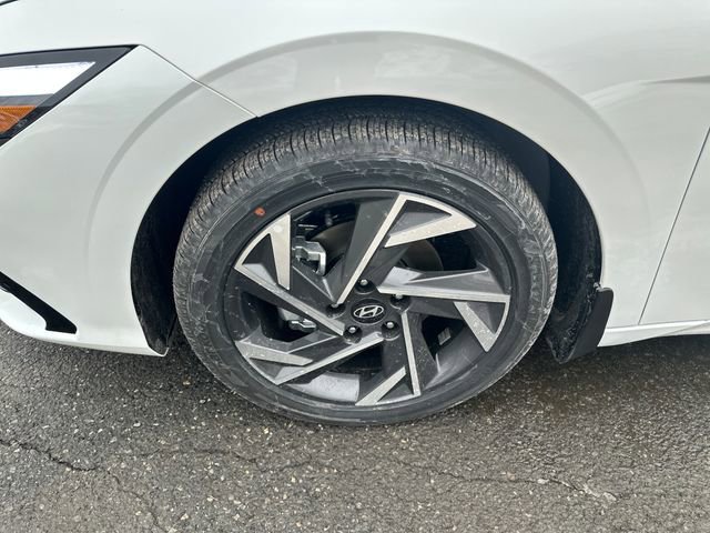 New 2026 Hyundai Elantra Limited image 25
