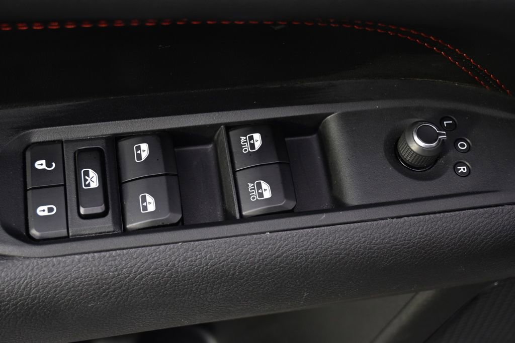 Used 2025 Jeep Compass Trailhawk image 23