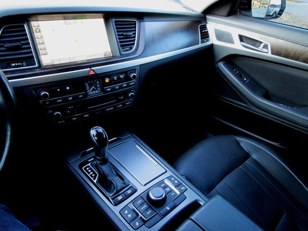 Used 2016 Hyundai Genesis 3.8 w/ Option Group 04 image 23