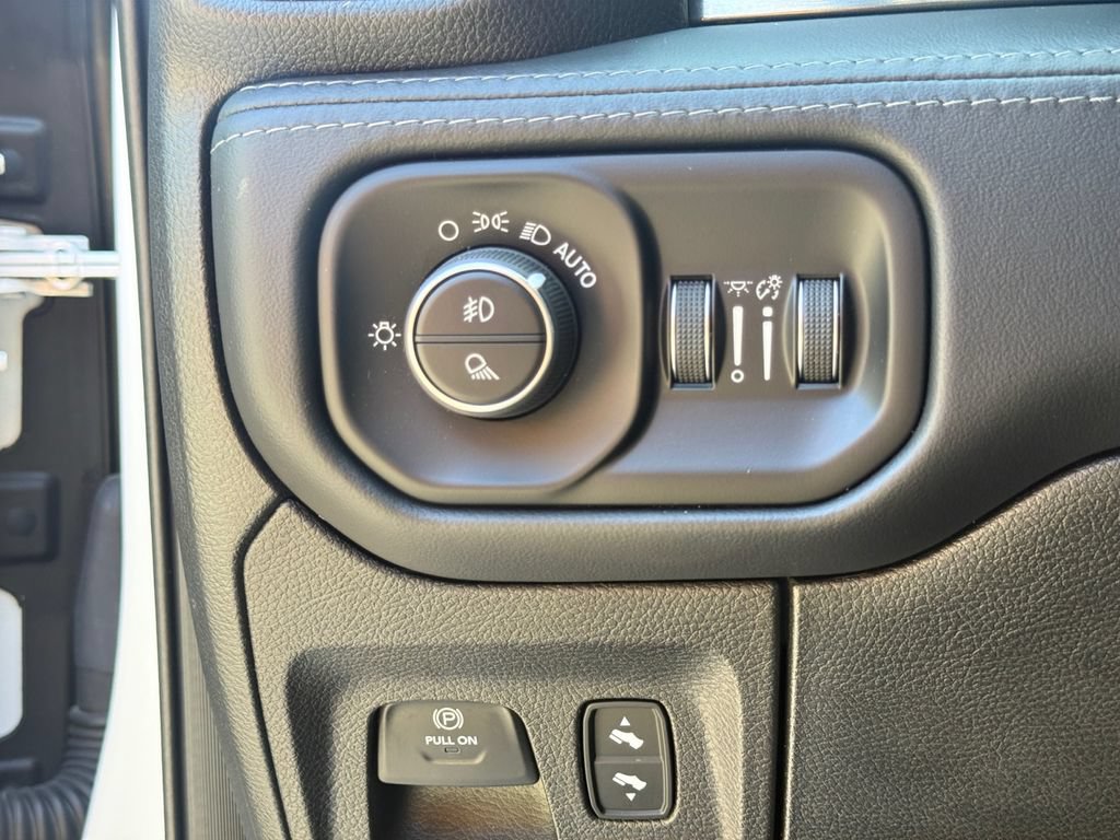 Used 2021 RAM 1500 Limited AWD/4WD image 30