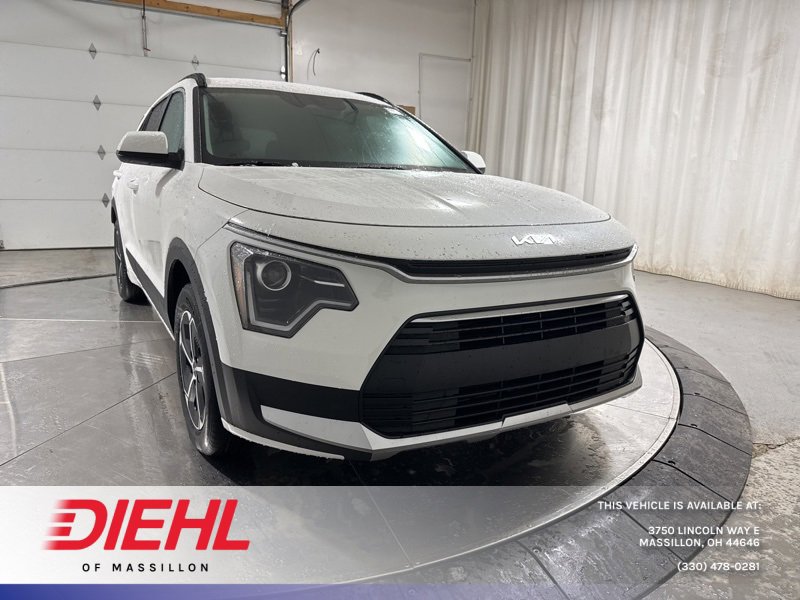 New 2025 Kia Niro LX image 1