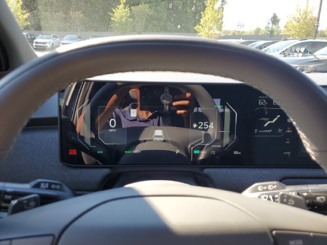 New 2027 Kia EV3 Wind FWD image 30