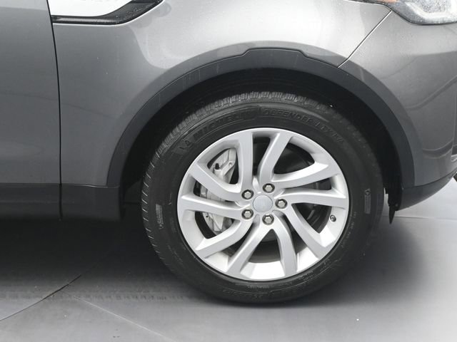 Used 2018 Land Rover Discovery HSE image 13