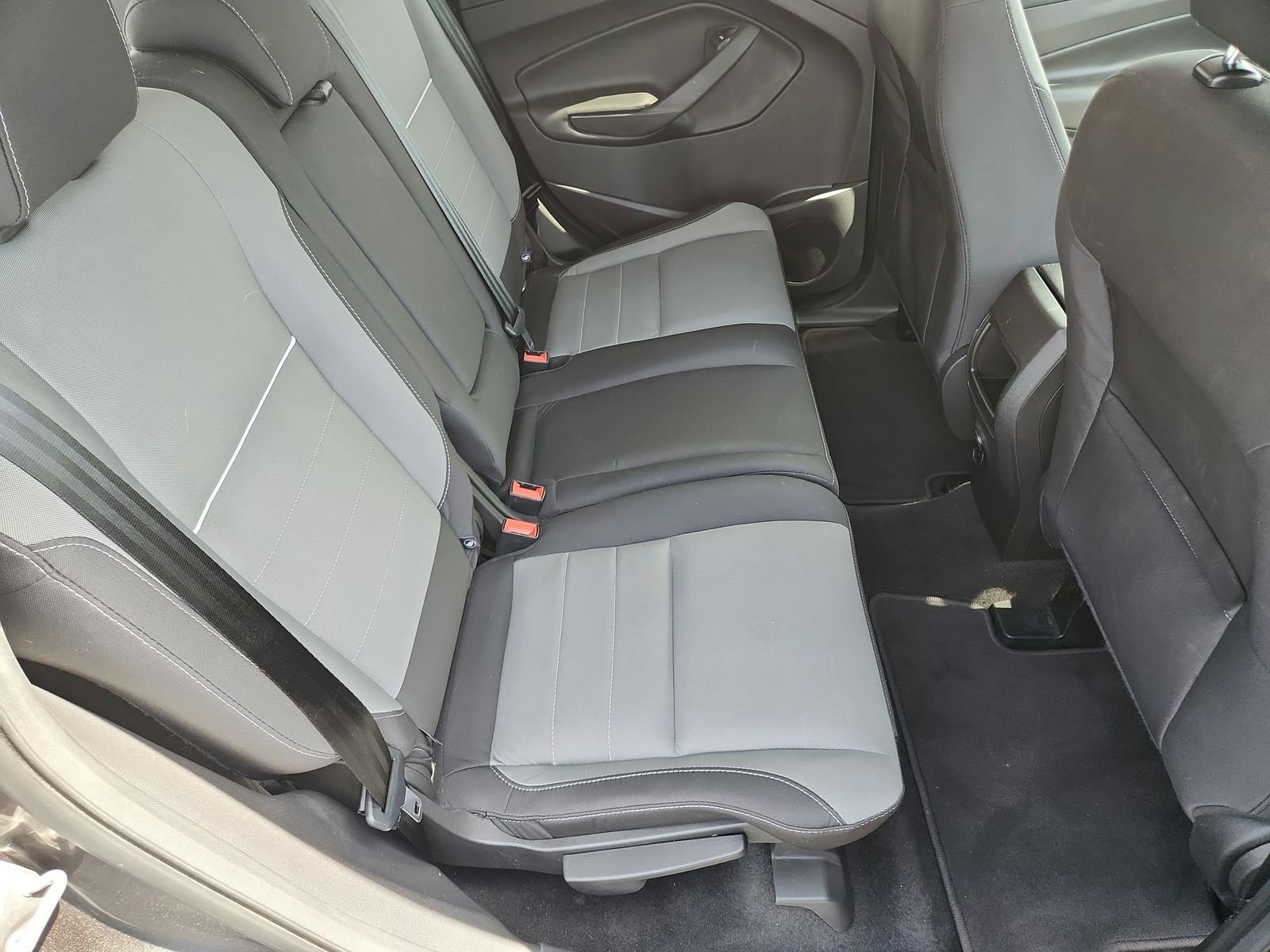 Used 2015 Ford Escape SE FWD image 26