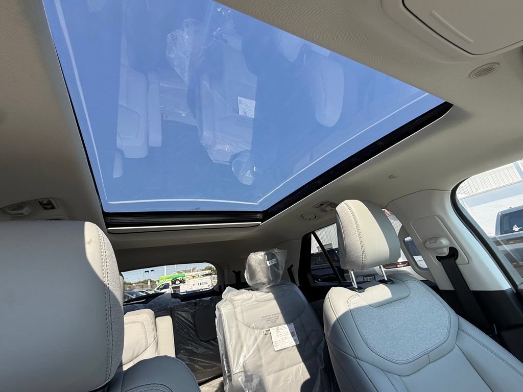 New 2026 Ford Explorer Active w/ Active Comfort Package AWD/4WD image 60