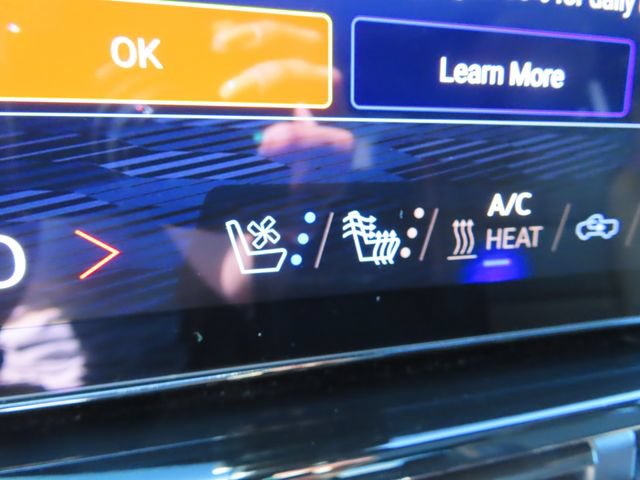 Used 2025 Chevrolet Silverado EV RST AWD/4WD image 38