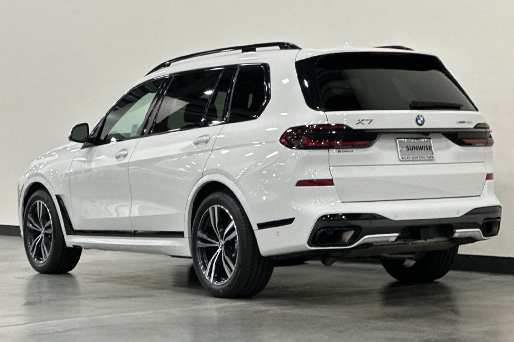 Certified 2024 BMW X7 xDrive40i w/ M Sport Package AWD/4WD image 6