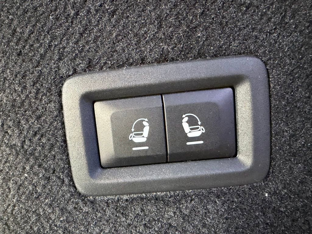 Certified 2024 Jeep Grand Cherokee L Summit w/ MOPAR Finishing Package image 37