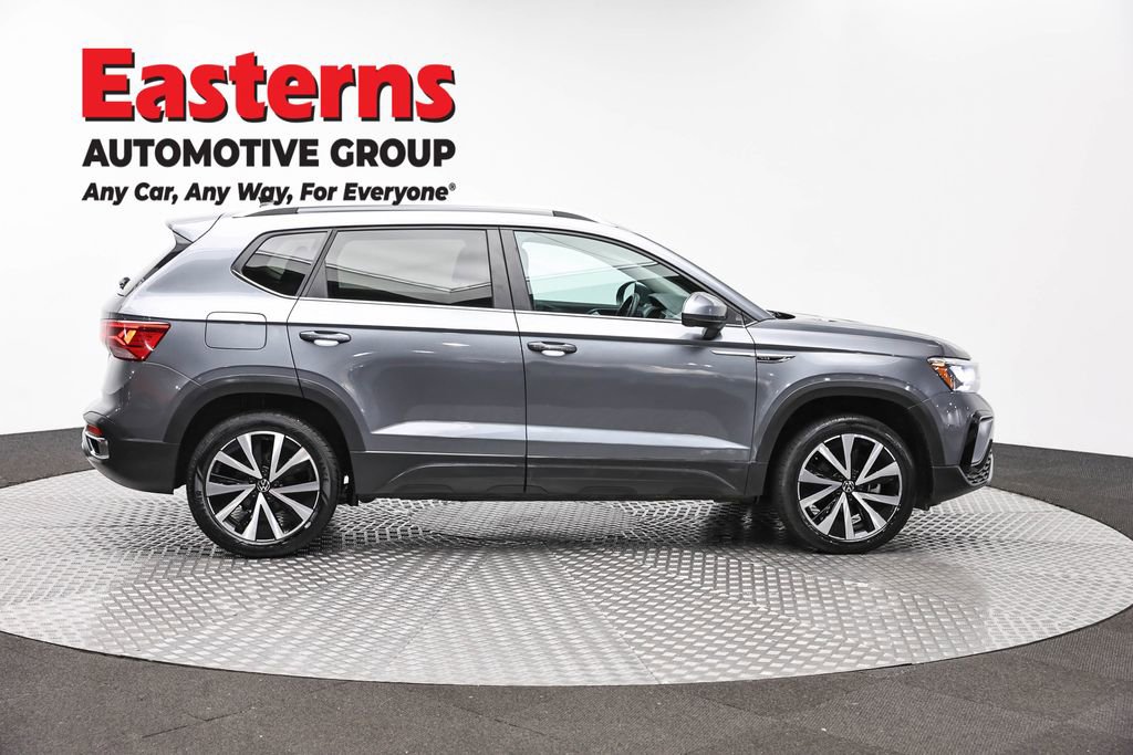 Used 2024 Volkswagen Taos SE FWD image 4